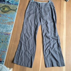 Banana Republic size 6, women’s linen and cotton flare pants.